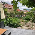 Unterm Schiefen Turm