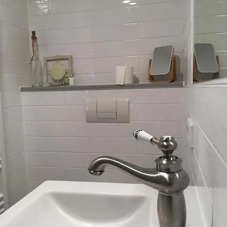 Unterm Schiefen Turm