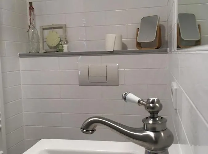 Unterm Schiefen Turm