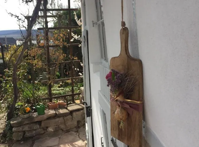 Unterm Schiefen Turm