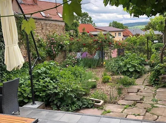 Unterm Schiefen Turm